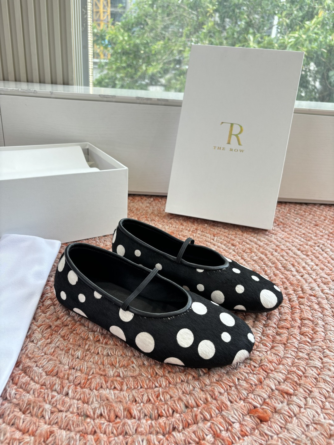 🌾G028😀THE ROW 新品极简圆头 玛丽珍单鞋The Row新一季的设计延续极简主义新款 Cana