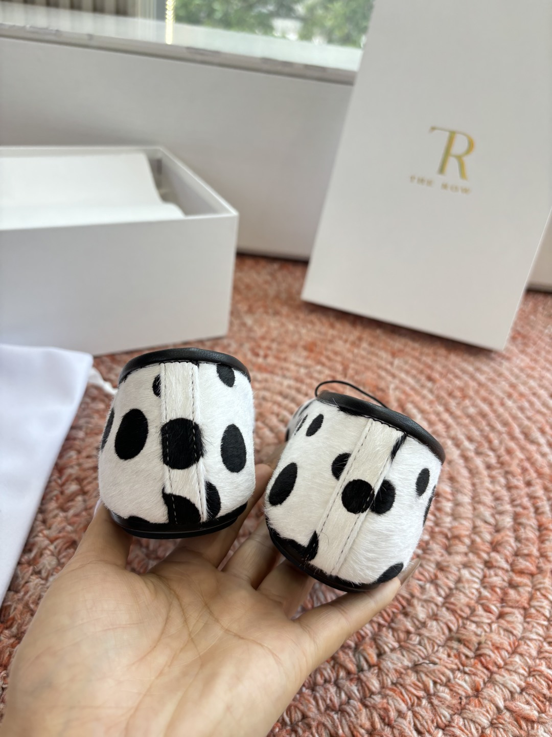 🌾G028😀THE ROW 新品极简圆头 玛丽珍单鞋The Row新一季的设计延续极简主义新款 Cana