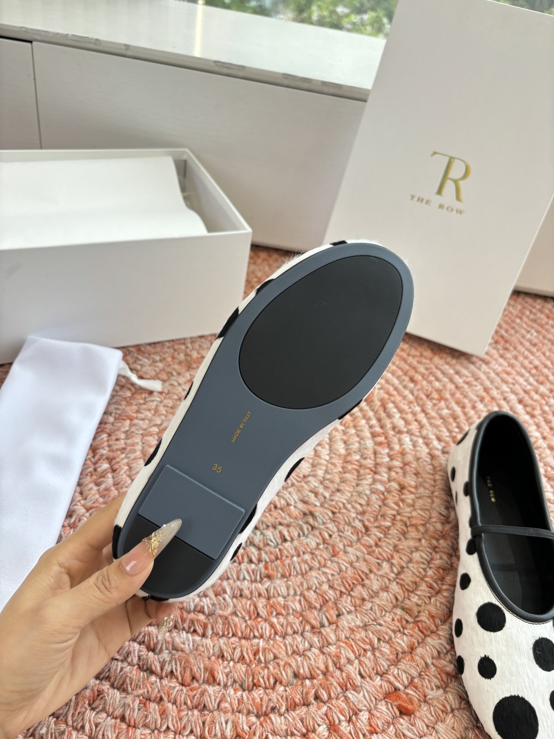 🌾G028😀THE ROW 新品极简圆头 玛丽珍单鞋The Row新一季的设计延续极简主义新款 Cana