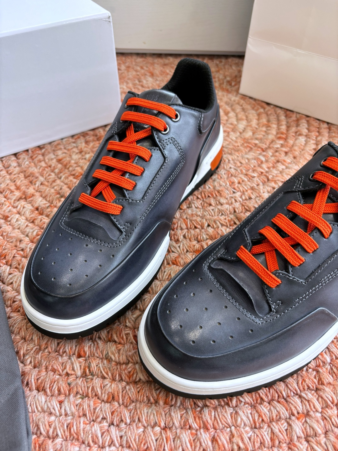 🌾G216重工Berluti- 新鞋款Playoff分享前陣子Berluti新款的Playoff鞋款剛上