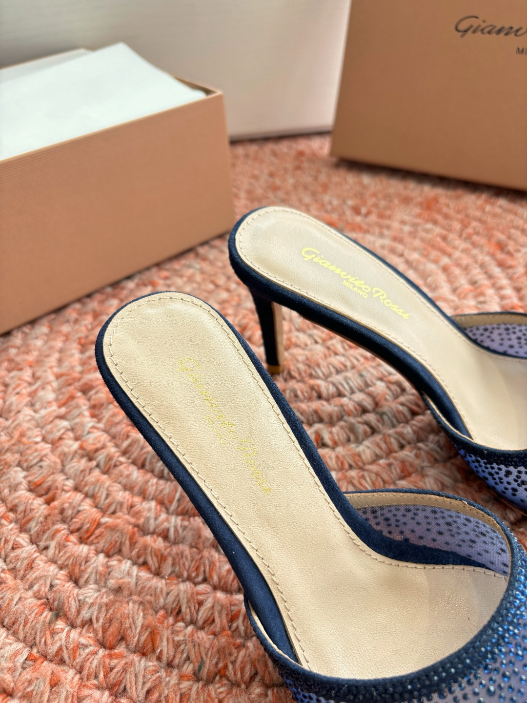 🌾G305😀GianvitoRossi吉安维托罗西网纱拖鞋凉鞋系列经典粉色羊反绒皮&粉色小羊皮超级百搭的