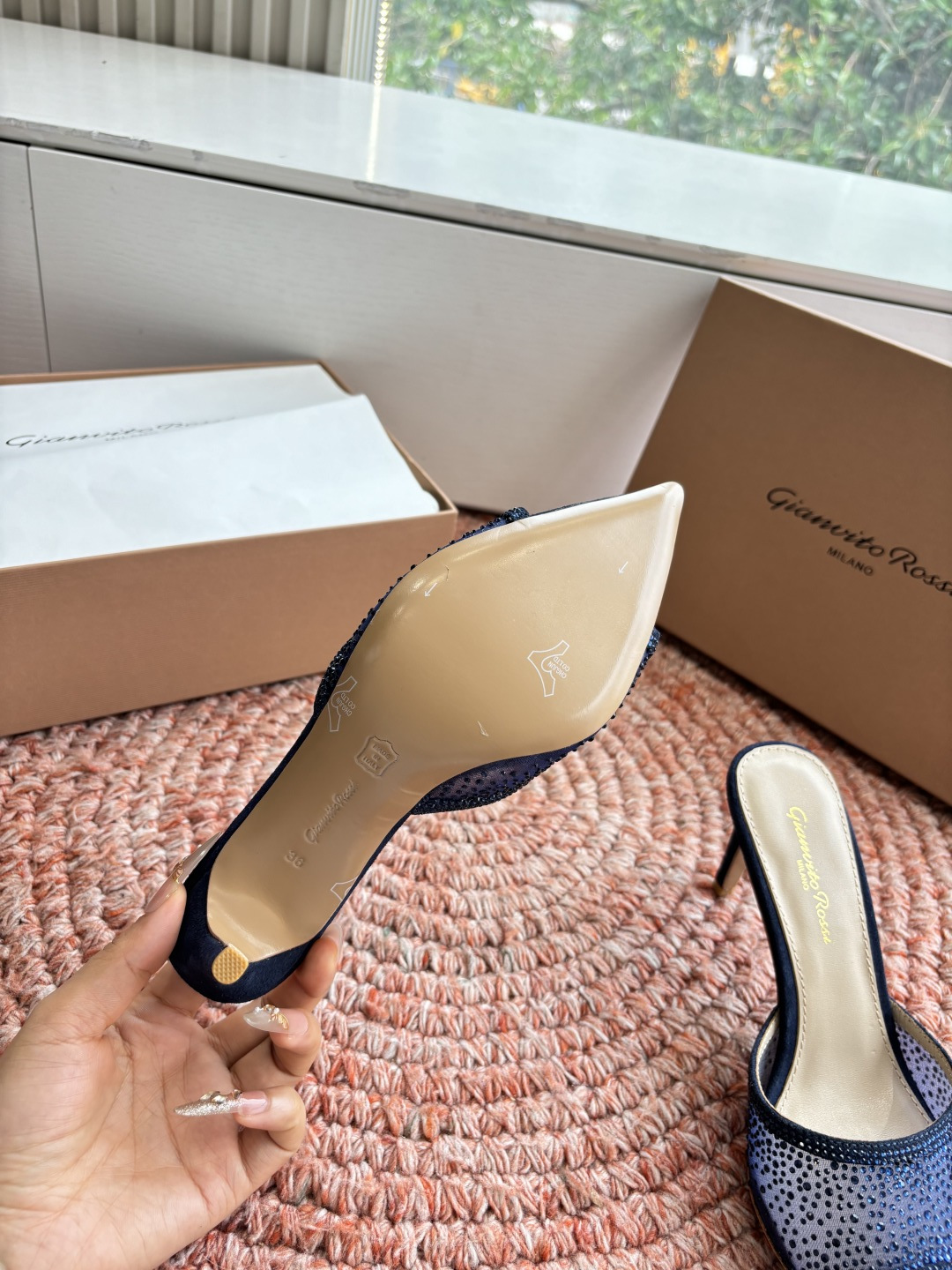 🌾G305😀GianvitoRossi吉安维托罗西网纱拖鞋凉鞋系列经典粉色羊反绒皮&粉色小羊皮超级百搭的