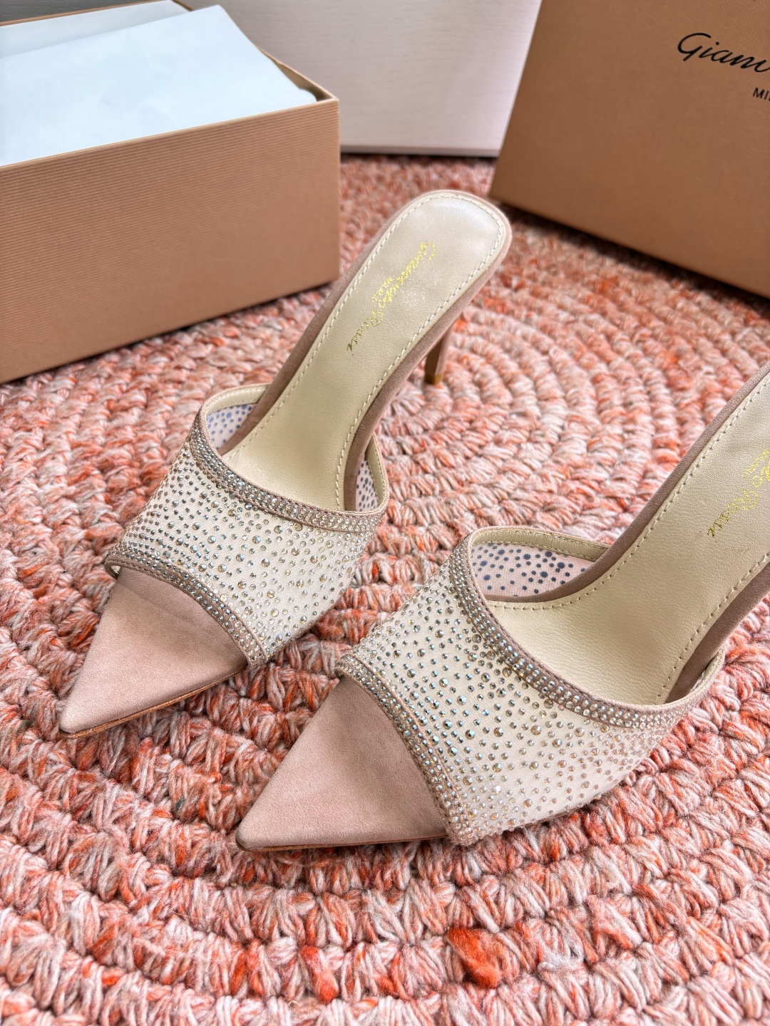 🌾G305😀GianvitoRossi吉安维托罗西网纱拖鞋凉鞋系列经典粉色羊反绒皮&粉色小羊皮超级百搭的