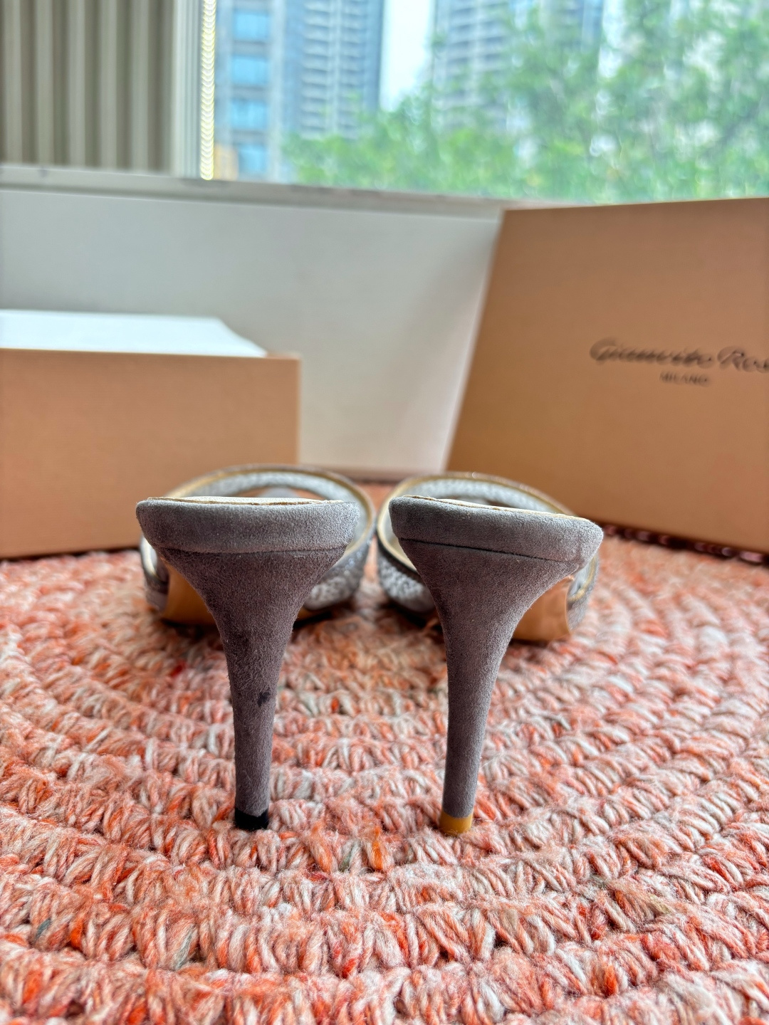 🌾G305😀GianvitoRossi吉安维托罗西网纱拖鞋凉鞋系列经典粉色羊反绒皮&粉色小羊皮超级百搭的