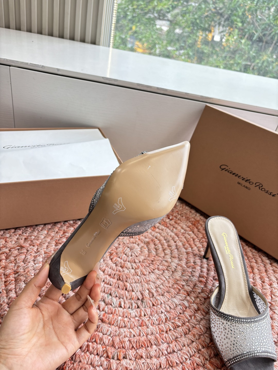 🌾G305😀GianvitoRossi吉安维托罗西网纱拖鞋凉鞋系列经典粉色羊反绒皮&粉色小羊皮超级百搭的