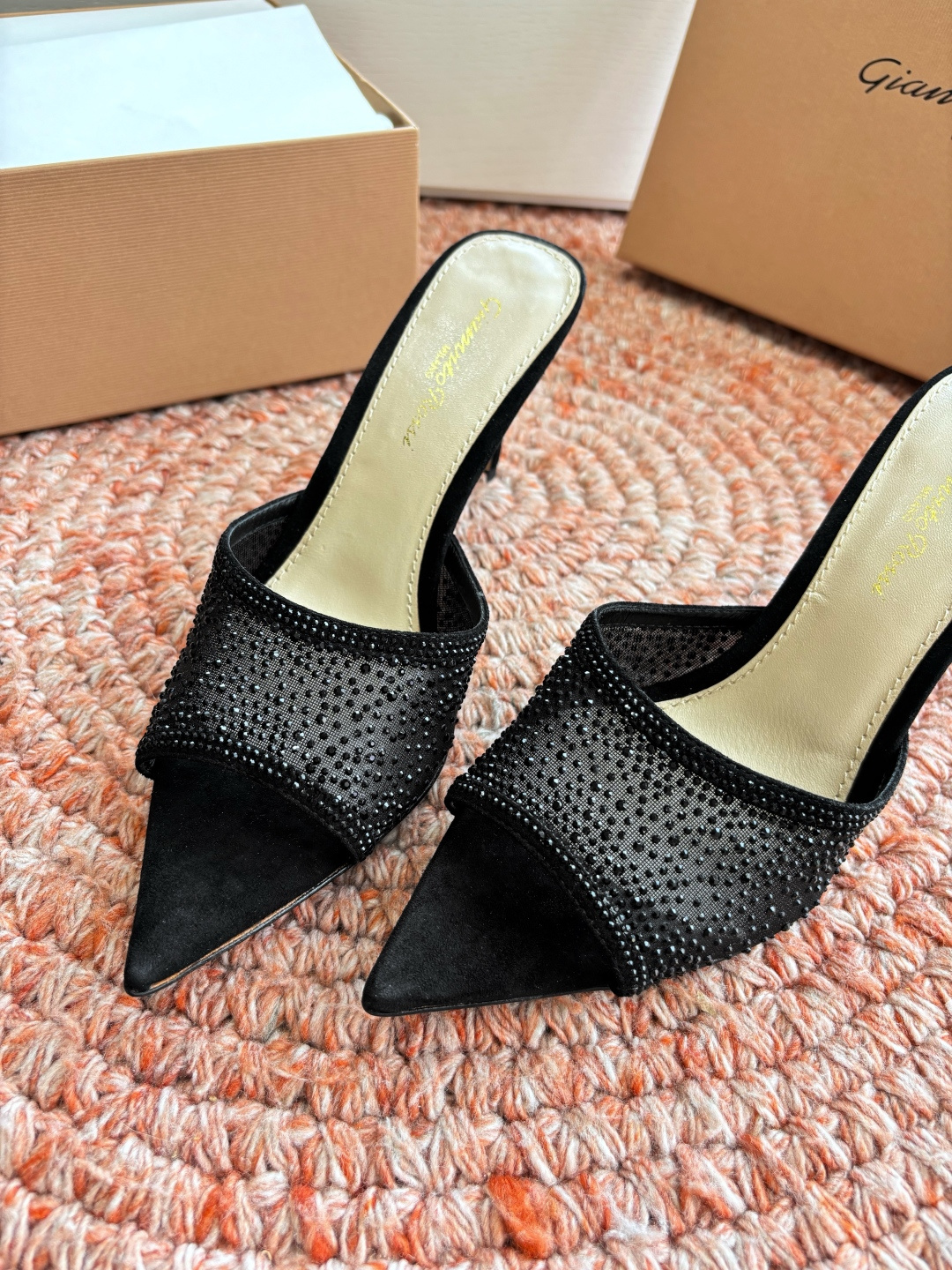 🌾G305😀GianvitoRossi吉安维托罗西网纱拖鞋凉鞋系列经典粉色羊反绒皮&粉色小羊皮超级百搭的