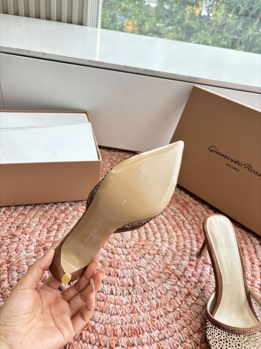 🌾G305😀GianvitoRossi吉安维托罗西网纱拖鞋凉鞋系列经典粉色羊反绒皮&粉色小羊皮超级百搭的