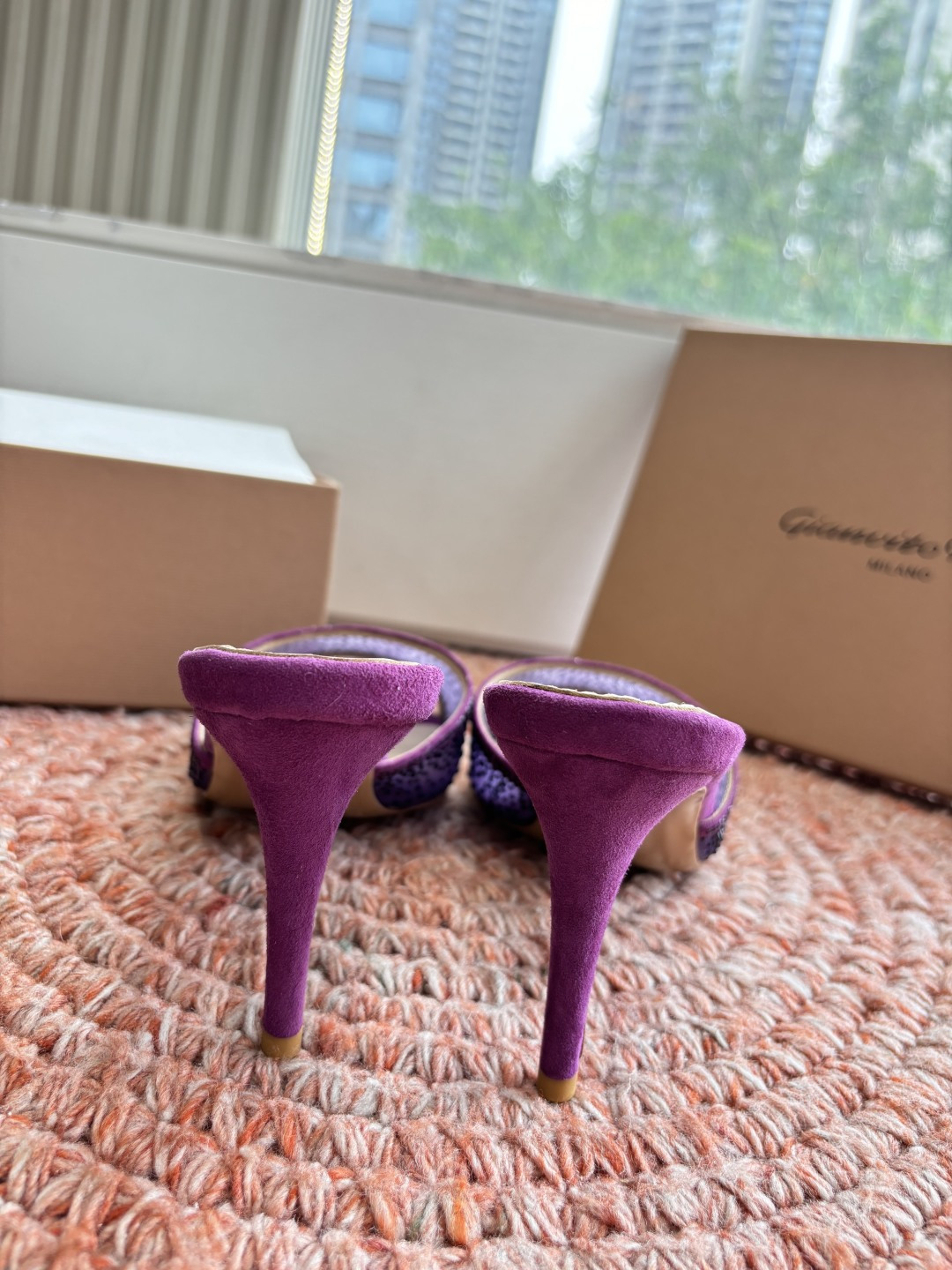 🌾G305😀GianvitoRossi吉安维托罗西网纱拖鞋凉鞋系列经典粉色羊反绒皮&粉色小羊皮超级百搭的