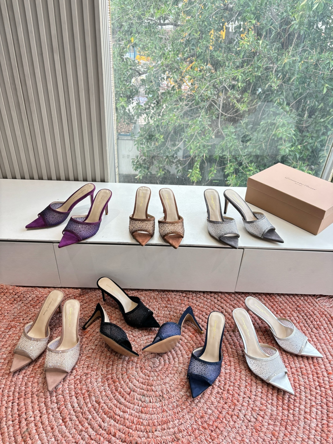 🌾G305😀GianvitoRossi吉安维托罗西网纱拖鞋凉鞋系列经典粉色羊反绒皮&粉色小羊皮超级百搭的