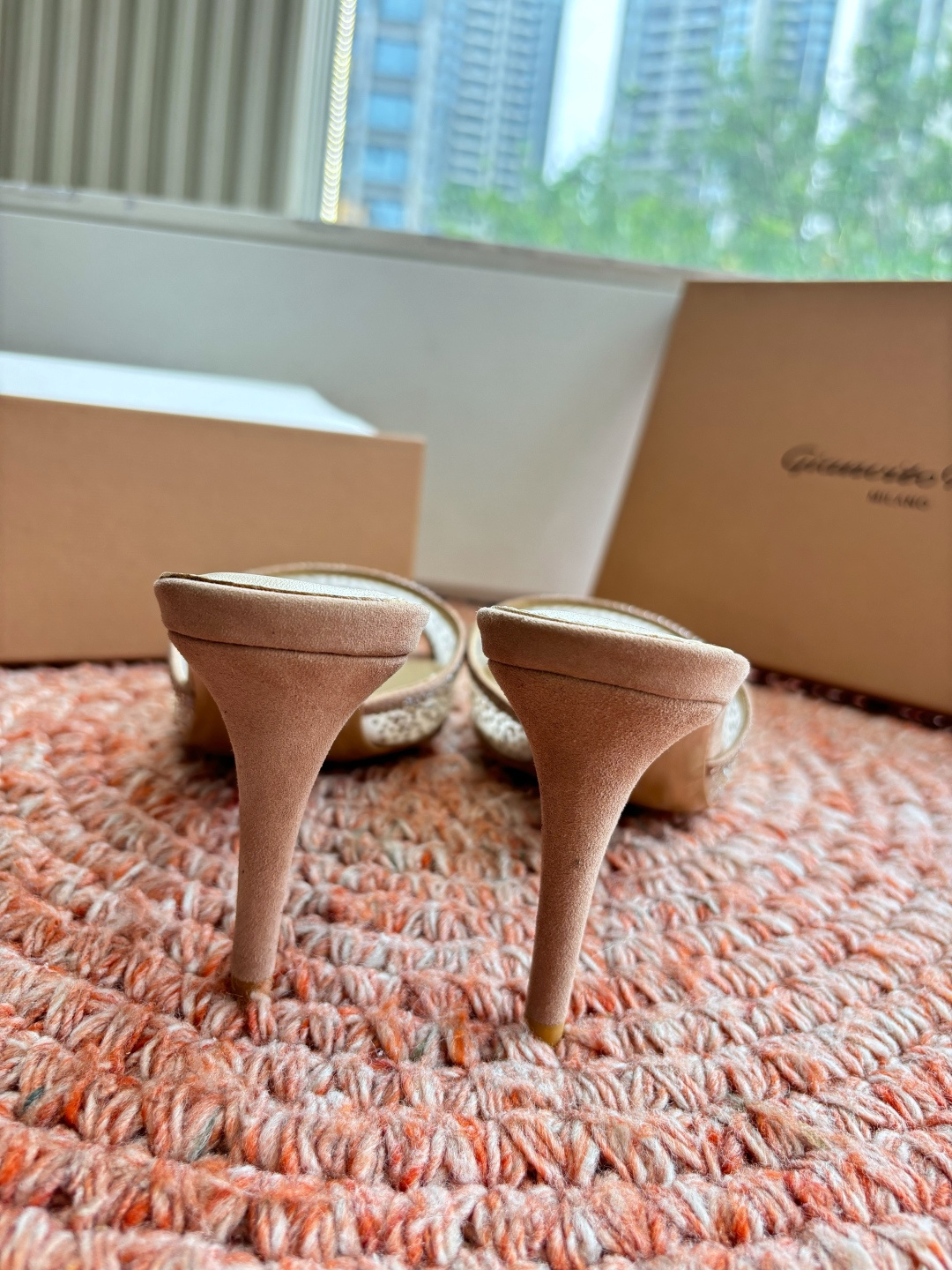 🌾G305😀GianvitoRossi吉安维托罗西网纱拖鞋凉鞋系列经典粉色羊反绒皮&粉色小羊皮超级百搭的