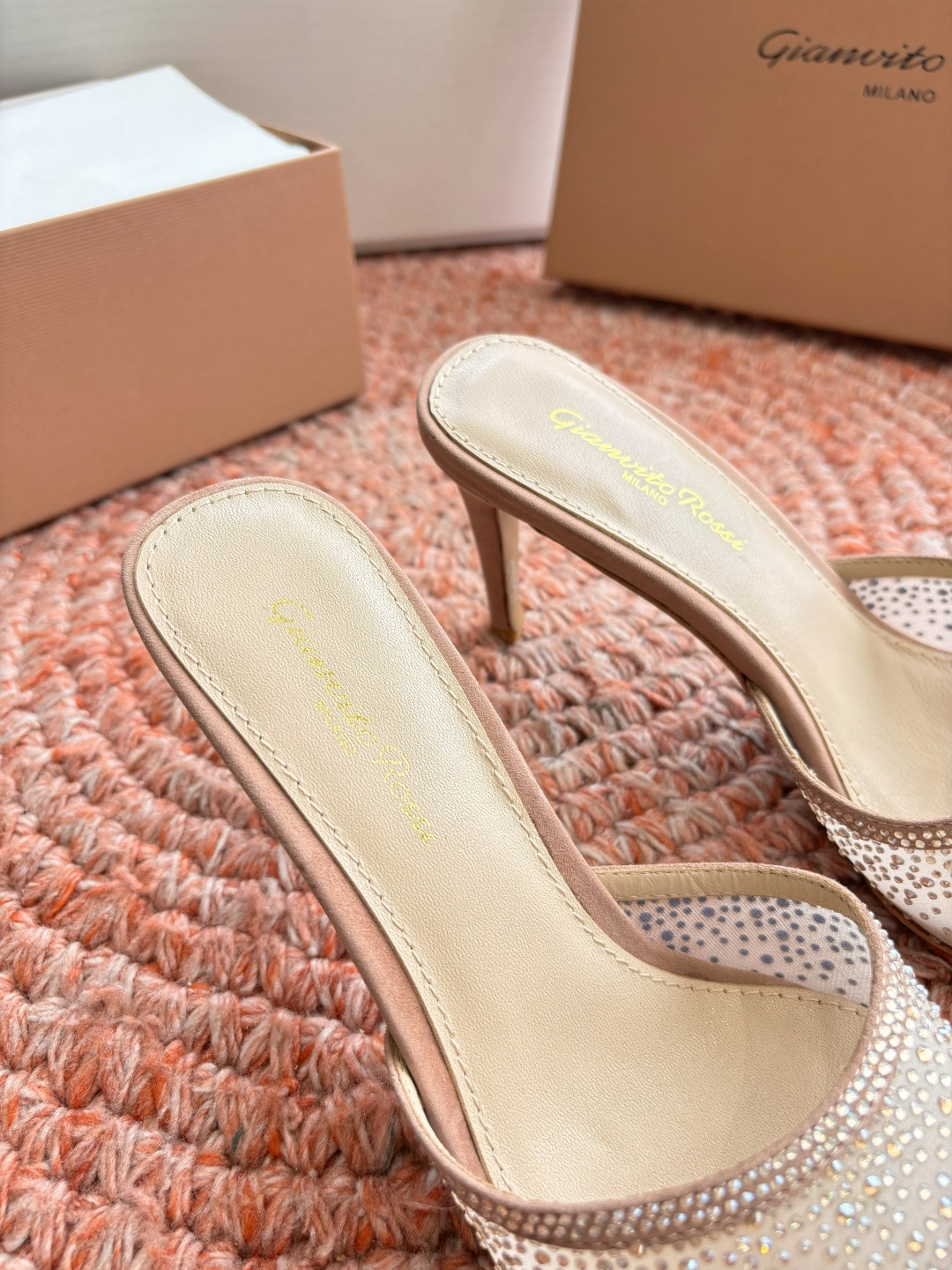 🌾G305😀GianvitoRossi吉安维托罗西网纱拖鞋凉鞋系列经典粉色羊反绒皮&粉色小羊皮超级百搭的