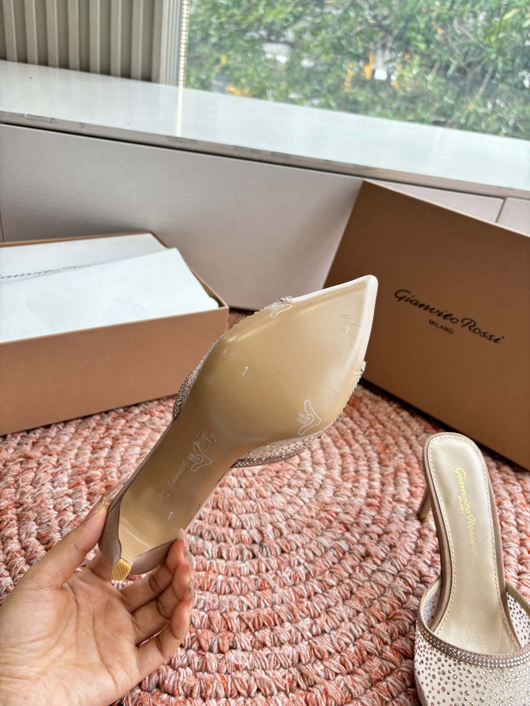 🌾G305😀GianvitoRossi吉安维托罗西网纱拖鞋凉鞋系列经典粉色羊反绒皮&粉色小羊皮超级百搭的