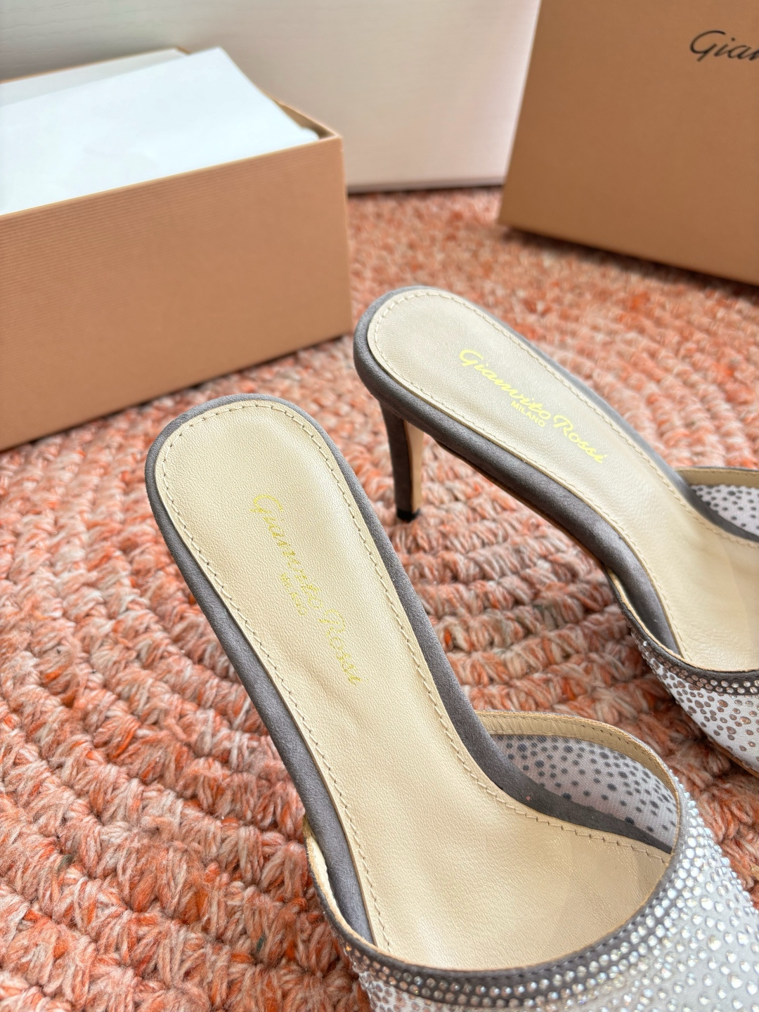 🌾G305😀GianvitoRossi吉安维托罗西网纱拖鞋凉鞋系列经典粉色羊反绒皮&粉色小羊皮超级百搭的