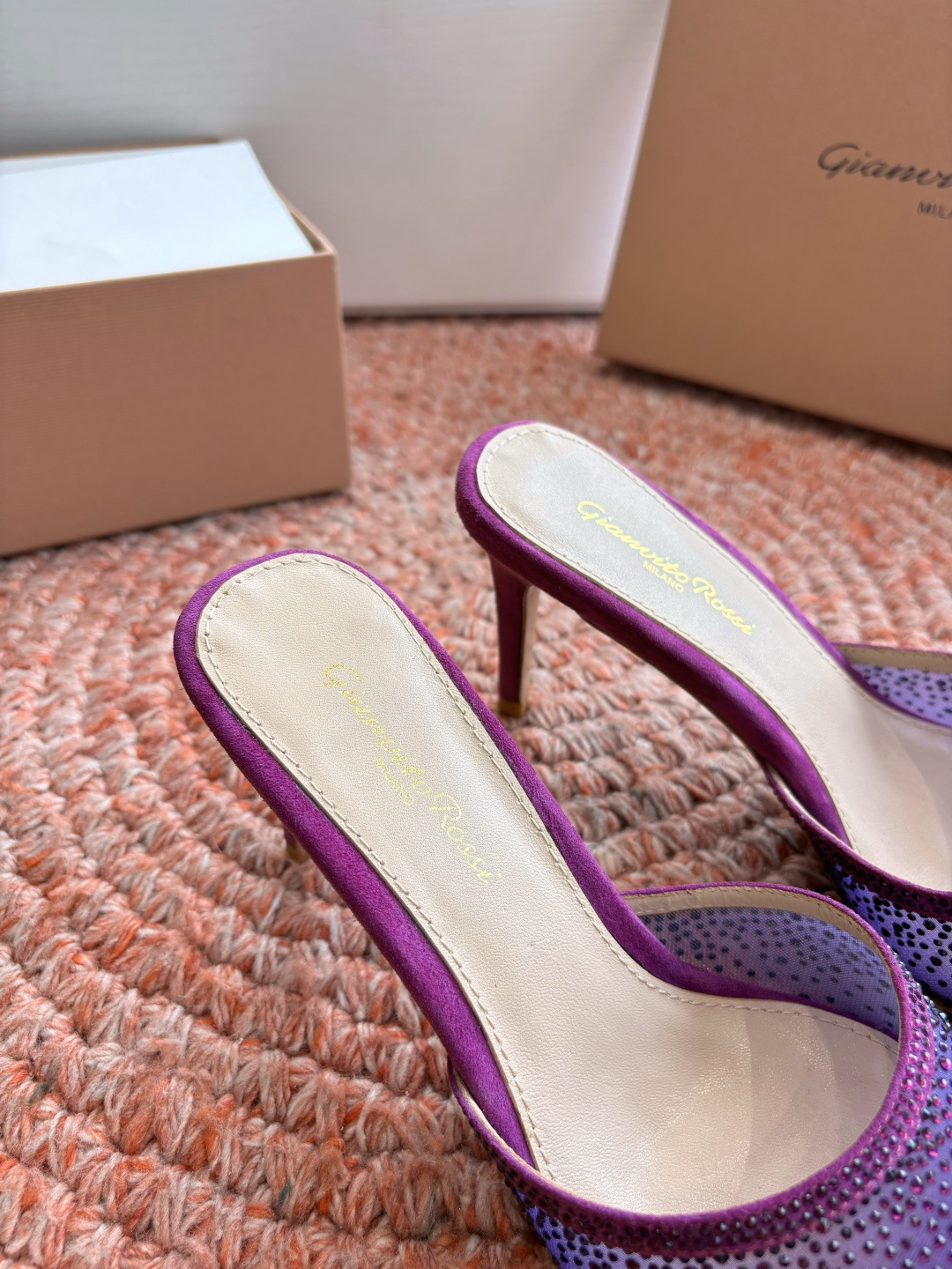 🌾G305😀GianvitoRossi吉安维托罗西网纱拖鞋凉鞋系列经典粉色羊反绒皮&粉色小羊皮超级百搭的