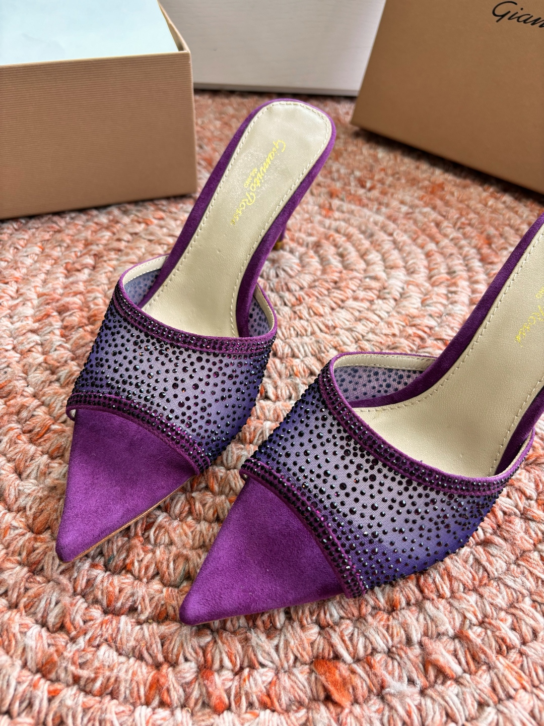 🌾G305😀GianvitoRossi吉安维托罗西网纱拖鞋凉鞋系列经典粉色羊反绒皮&粉色小羊皮超级百搭的