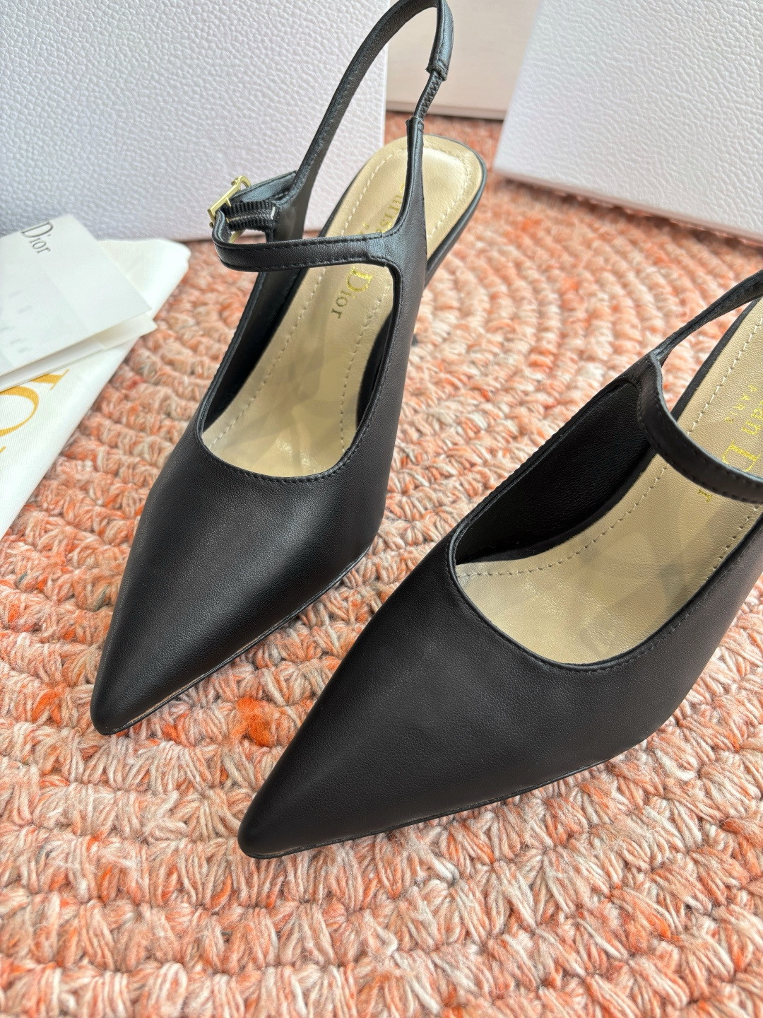 🌾G269所见即所得Dior迪奥2026春夏新款尖头玛丽珍平底单鞋鞋头CD扣装饰彰显品牌标志⚡满满的女人