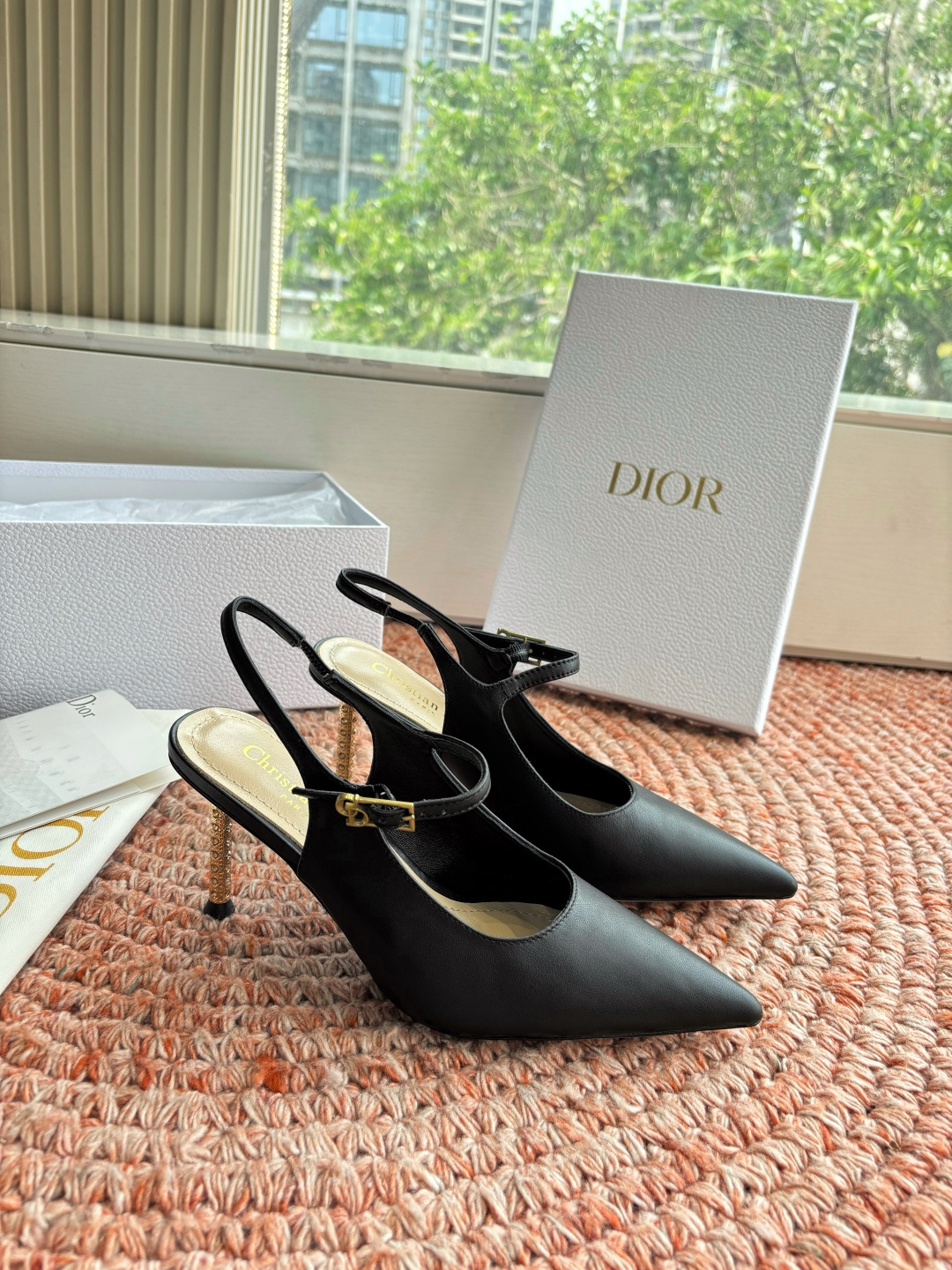 🌾G269所见即所得Dior迪奥2026春夏新款尖头玛丽珍平底单鞋鞋头CD扣装饰彰显品牌标志⚡满满的女人