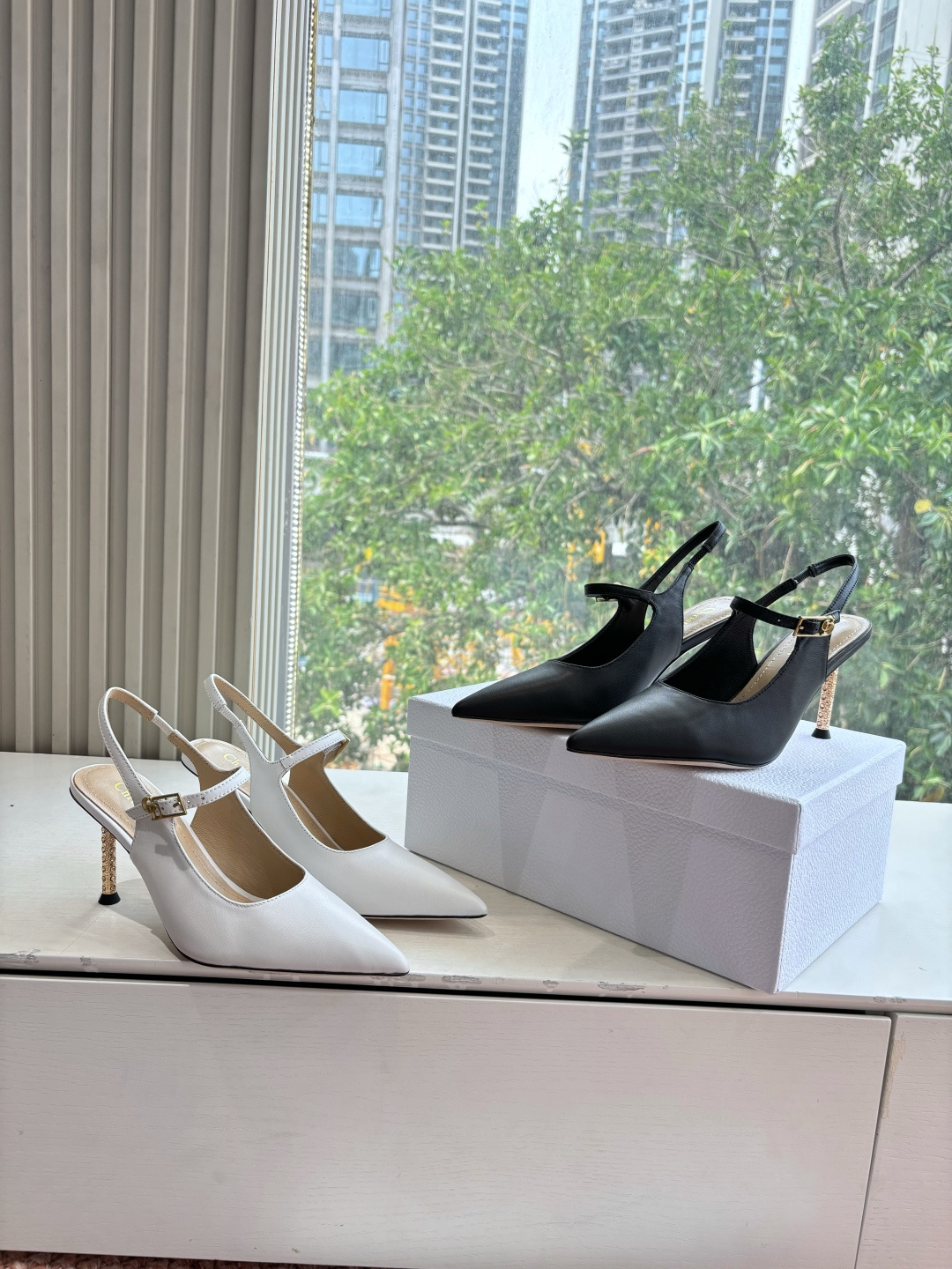 🌾G269所见即所得Dior迪奥2026春夏新款尖头玛丽珍平底单鞋鞋头CD扣装饰彰显品牌标志⚡满满的女人