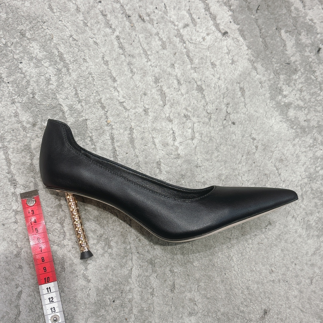 🌾G269所见即所得Dior迪奥2026春夏新款尖头玛丽珍平底单鞋鞋头CD扣装饰彰显品牌标志⚡满满的女人