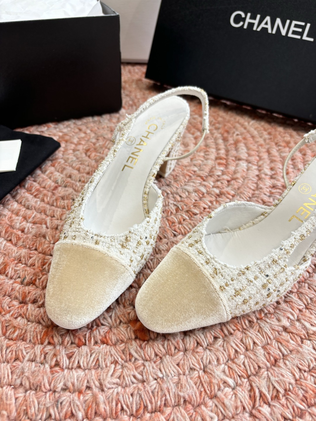🌾G233所见即所得代购级CHANE*2026小香奈儿早春爆品玛丽珍包头单鞋凉鞋妥妥的自留款！！比经典款