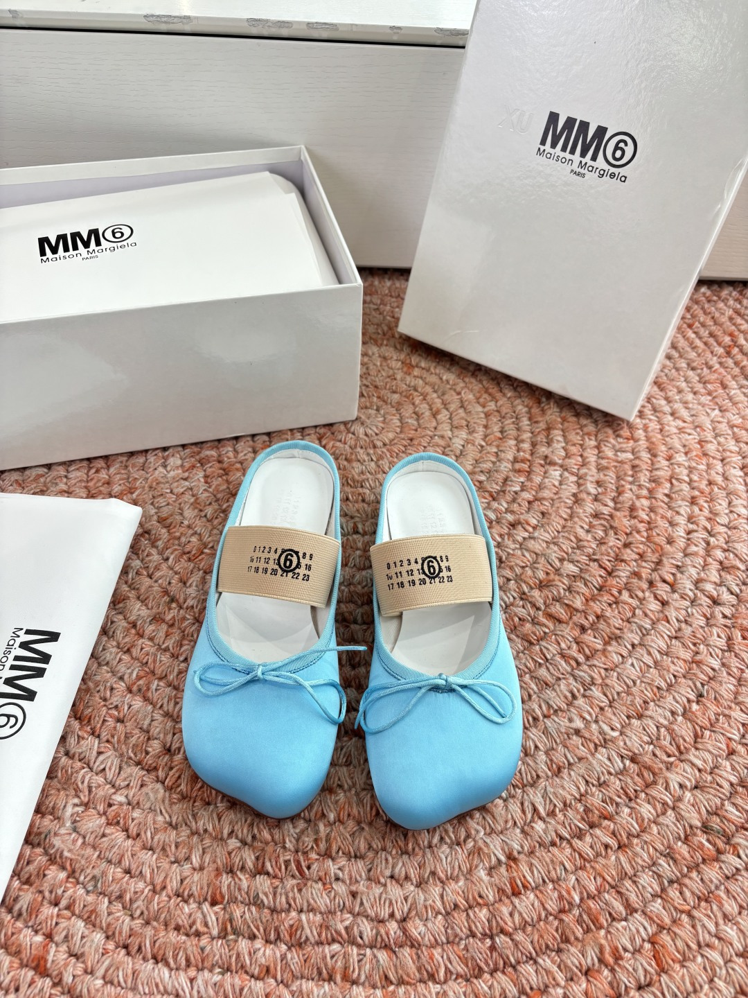 🌾G077代购级别2026Maison Margie*马吉拉•分趾粗跟平底复古玛丽珍娃娃头苹果头芭蕾舞指