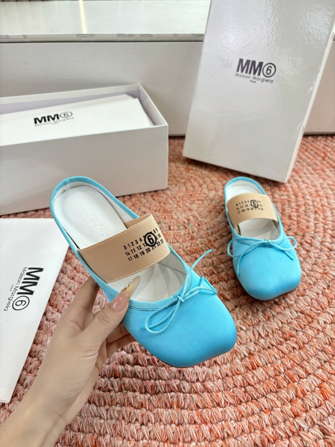🌾G077代购级别2026Maison Margie*马吉拉•分趾粗跟平底复古玛丽珍娃娃头苹果头芭蕾舞指