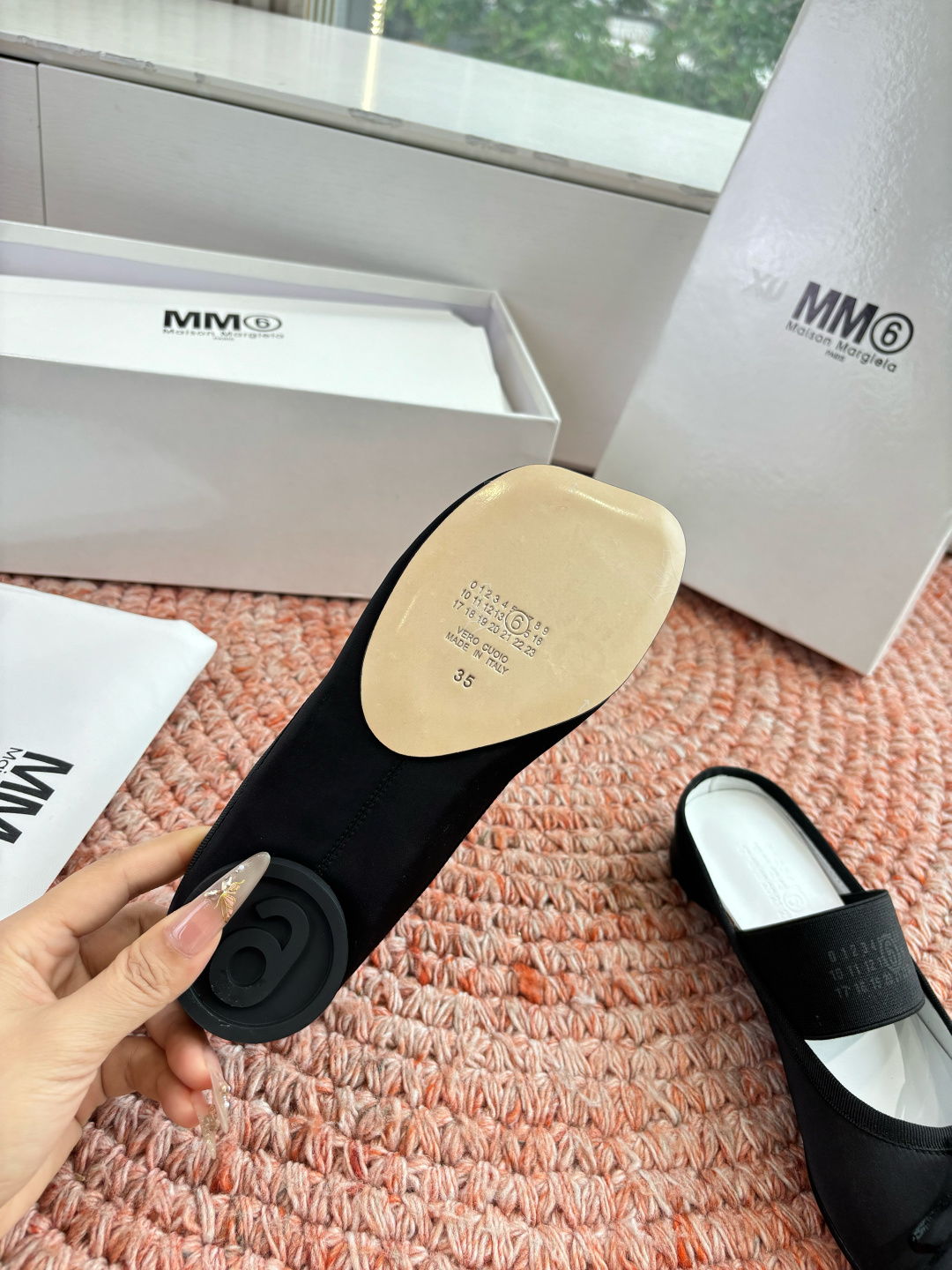 🌾G077代购级别2026Maison Margie*马吉拉•分趾粗跟平底复古玛丽珍娃娃头苹果头芭蕾舞指