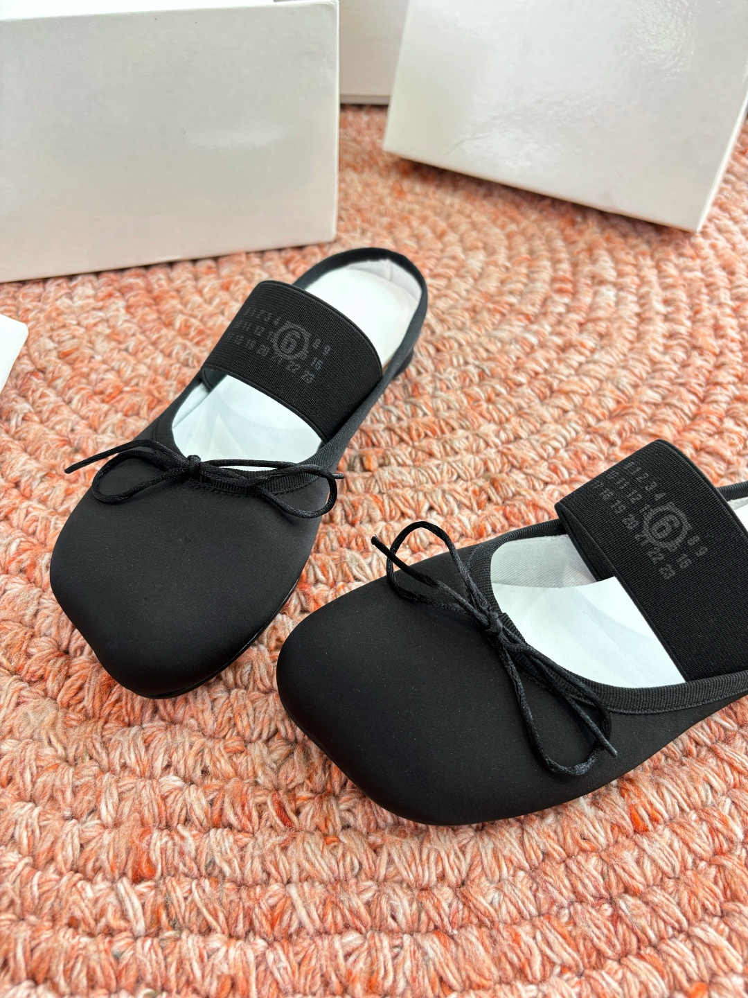 🌾G077代购级别2026Maison Margie*马吉拉•分趾粗跟平底复古玛丽珍娃娃头苹果头芭蕾舞指