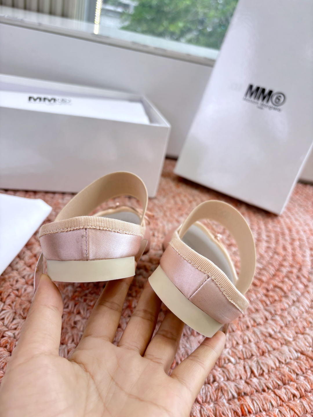 🌾G077代购级别2026Maison Margie*马吉拉•分趾粗跟平底复古玛丽珍娃娃头苹果头芭蕾舞指