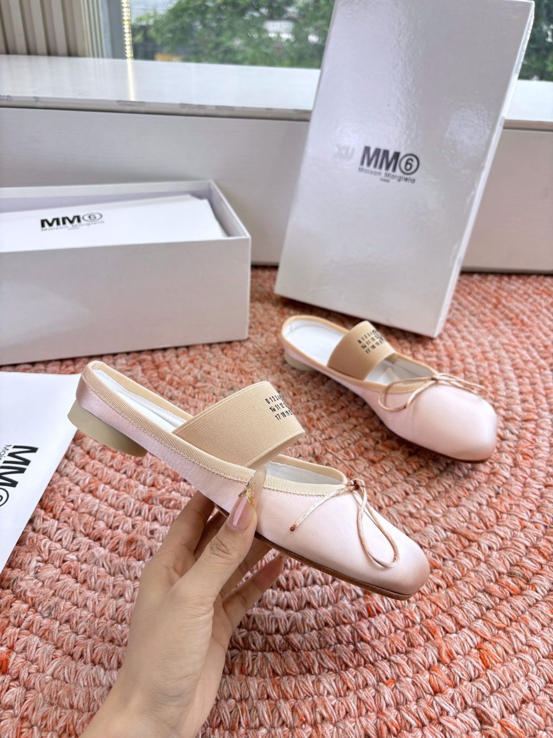 🌾G077代购级别2026Maison Margie*马吉拉•分趾粗跟平底复古玛丽珍娃娃头苹果头芭蕾舞指