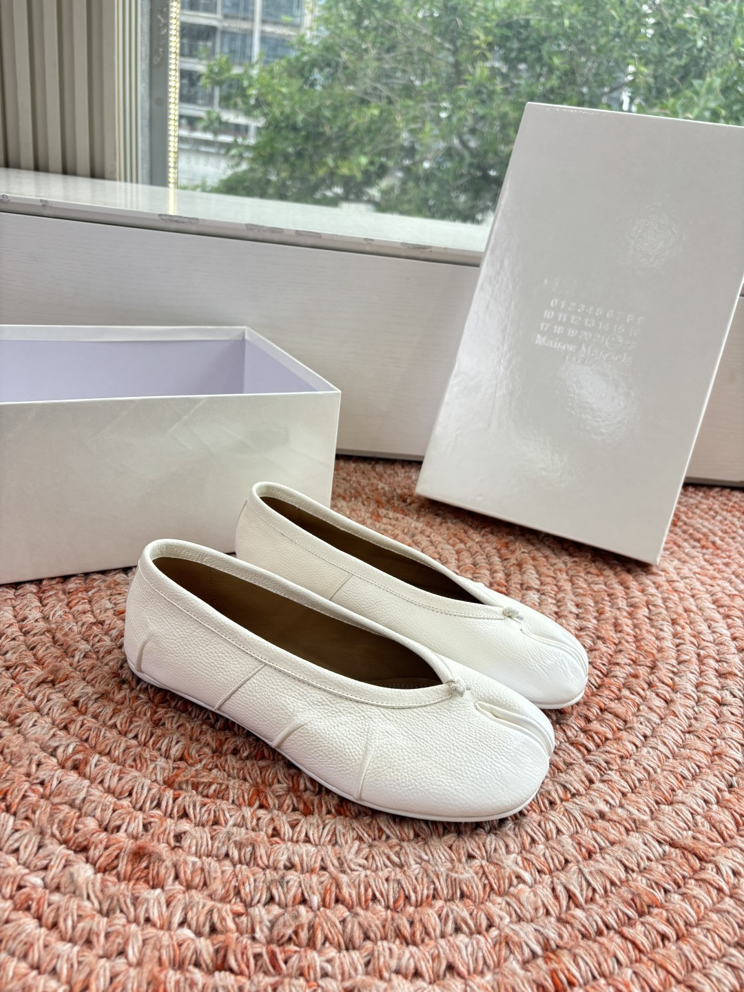 🌾G077代购级别2026 5Maison Margie马吉拉•分趾粗跟平底复古玛丽珍娃娃头苹果头芭蕾舞