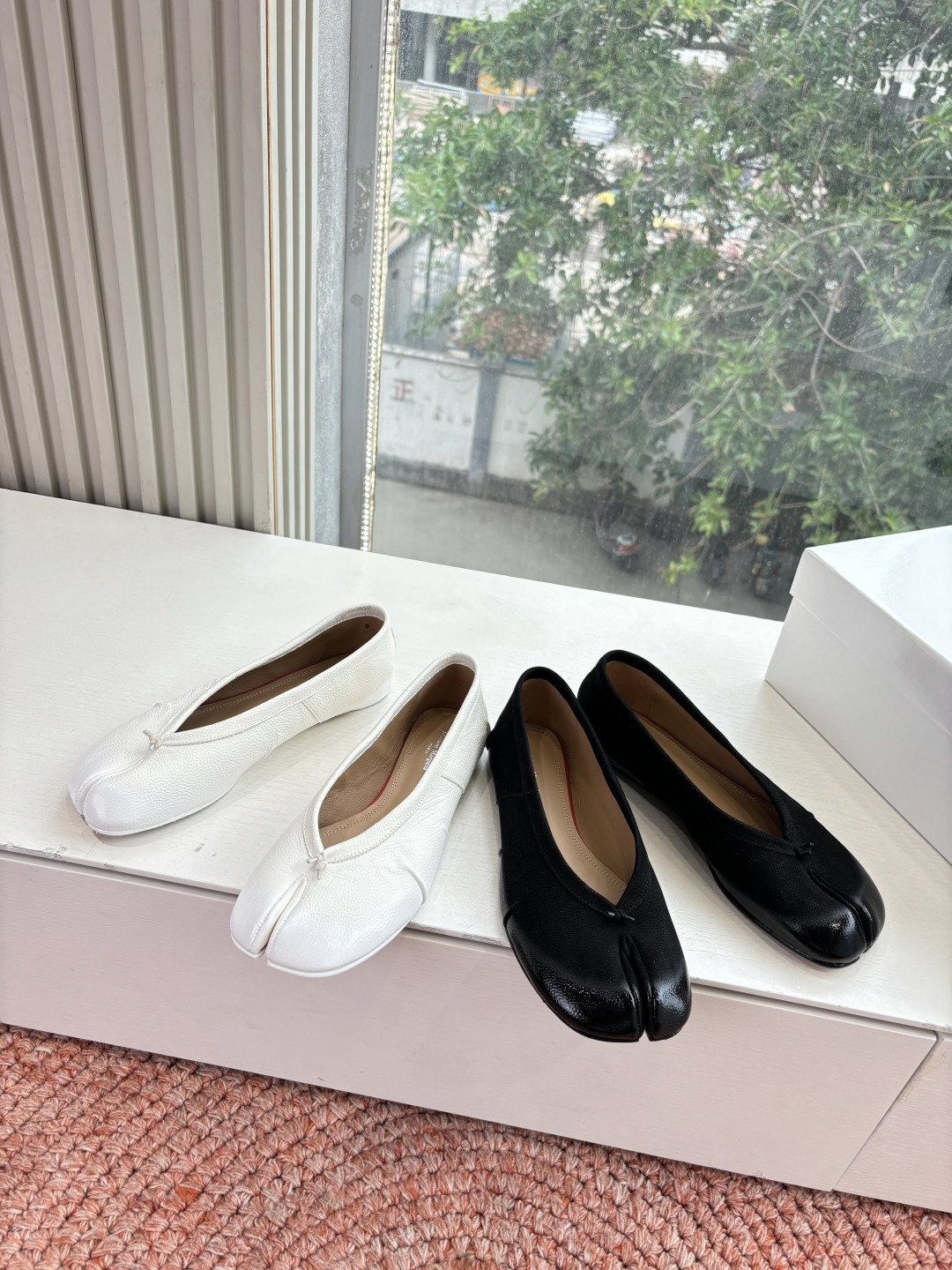 🌾G077代购级别2026 5Maison Margie马吉拉•分趾粗跟平底复古玛丽珍娃娃头苹果头芭蕾舞