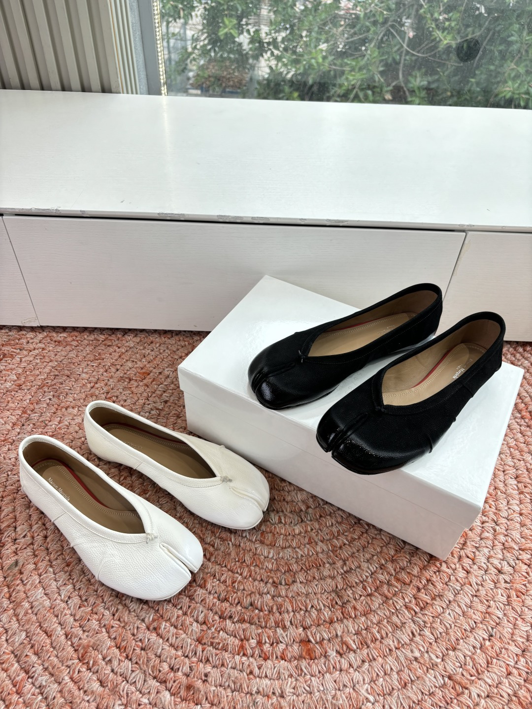 🌾G077代购级别2026 5Maison Margie马吉拉•分趾粗跟平底复古玛丽珍娃娃头苹果头芭蕾舞