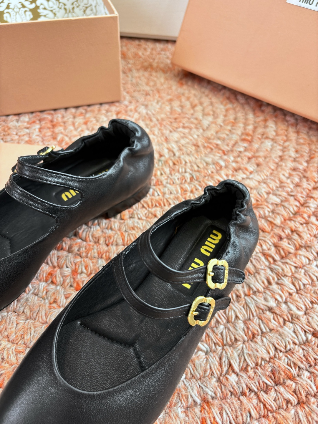 🌾G0286代购级独家上新Miu Miu2026真皮乐福鞋Zp开发 手工羊皮平底拖鞋秒杀市面版本Miu真