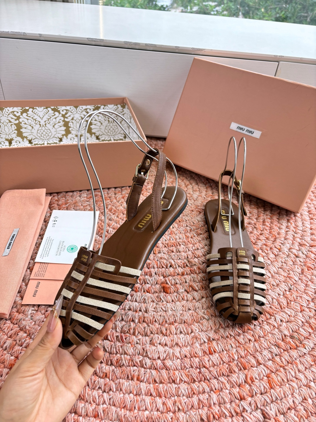 🌾G0286代购级独家上新Miu Miu2026牛皮半拖Zp开发 手工羊皮编织麻花菱格平底拖鞋秒杀市面版