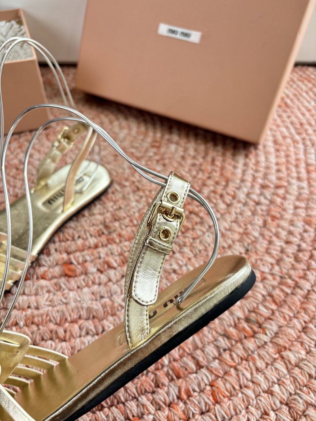 🌾G0286代购级独家上新Miu Miu2026牛皮半拖Zp开发 手工羊皮编织麻花菱格平底拖鞋秒杀市面版