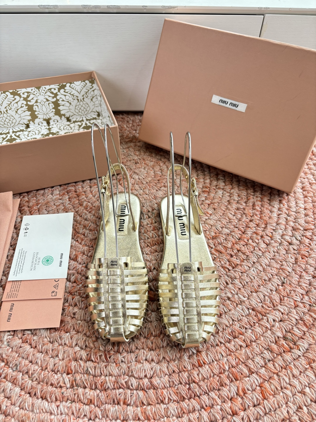 🌾G0286代购级独家上新Miu Miu2026牛皮半拖Zp开发 手工羊皮编织麻花菱格平底拖鞋秒杀市面版