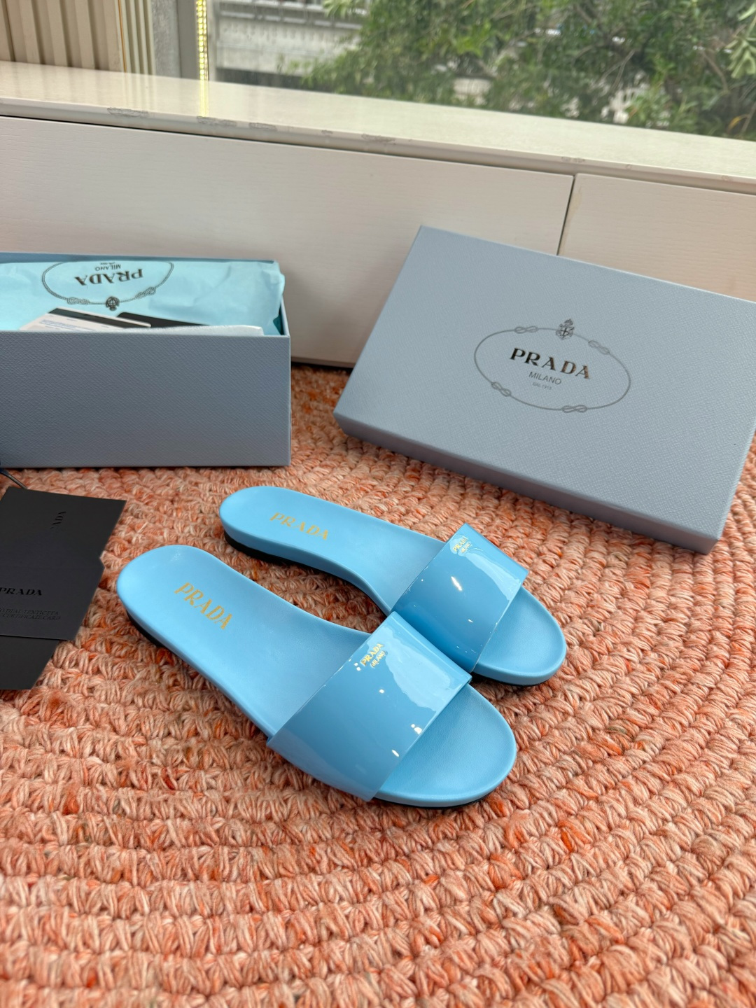 🌾G238所见即所得prada普拉达2026最新款沙滩凉鞋拖鞋让整双鞋轻便舒适 鲜艳色彩 满足不同风格时
