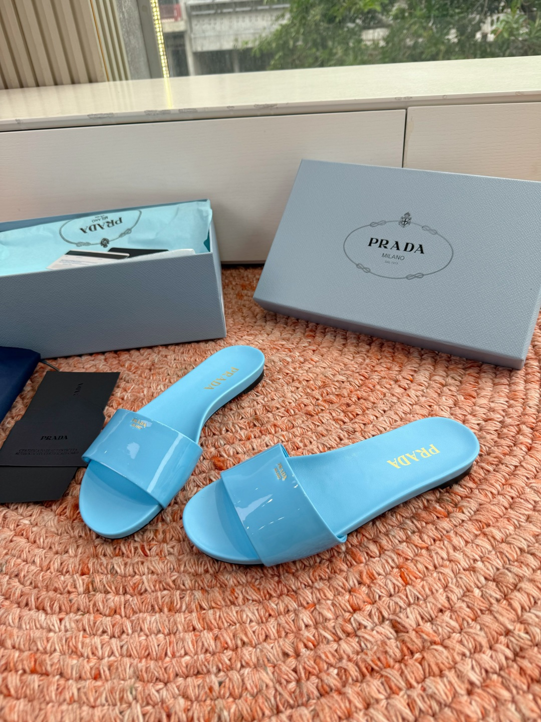 🌾G238所见即所得prada普拉达2026最新款沙滩凉鞋拖鞋让整双鞋轻便舒适 鲜艳色彩 满足不同风格时