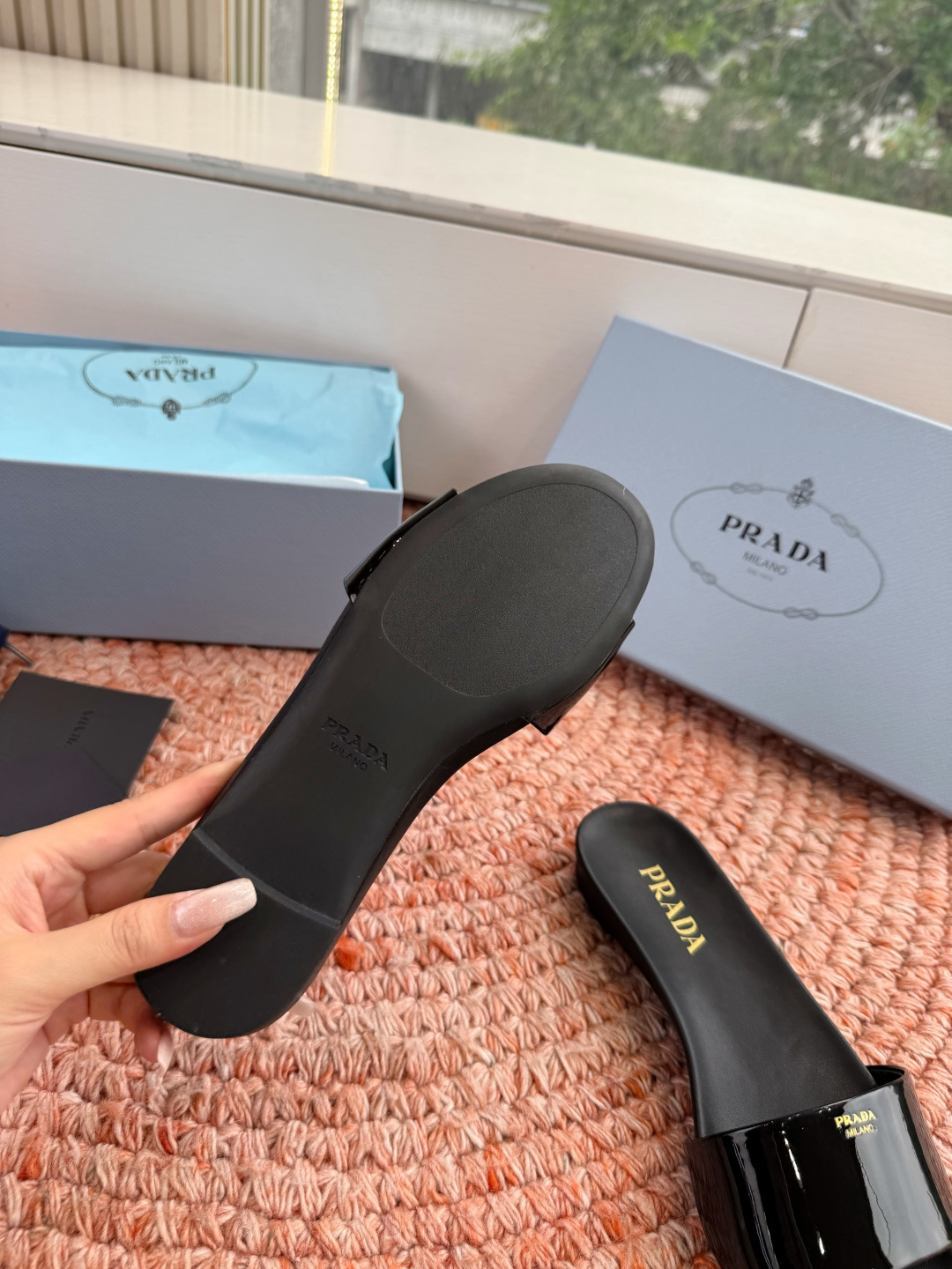 🌾G238所见即所得prada普拉达2026最新款沙滩凉鞋拖鞋让整双鞋轻便舒适 鲜艳色彩 满足不同风格时