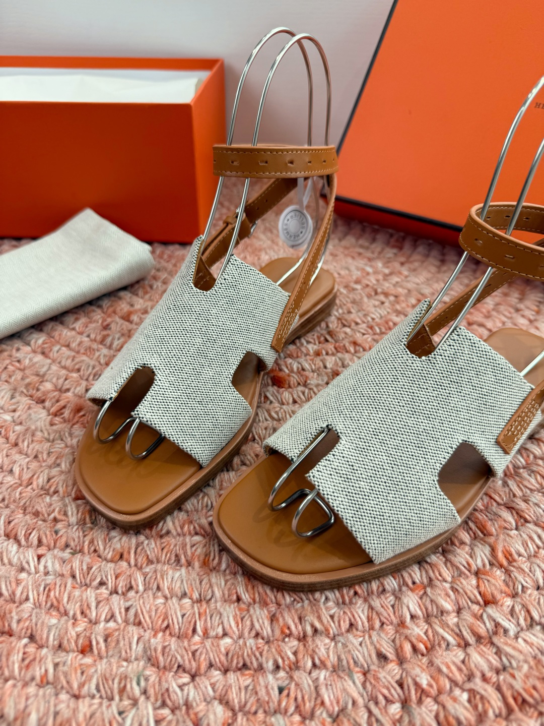 🌾G203高端品质H家 2026春夏新款 HERMES爱马仕H凉鞋一字平底真皮外穿凉鞋女扣平底金属银扣真