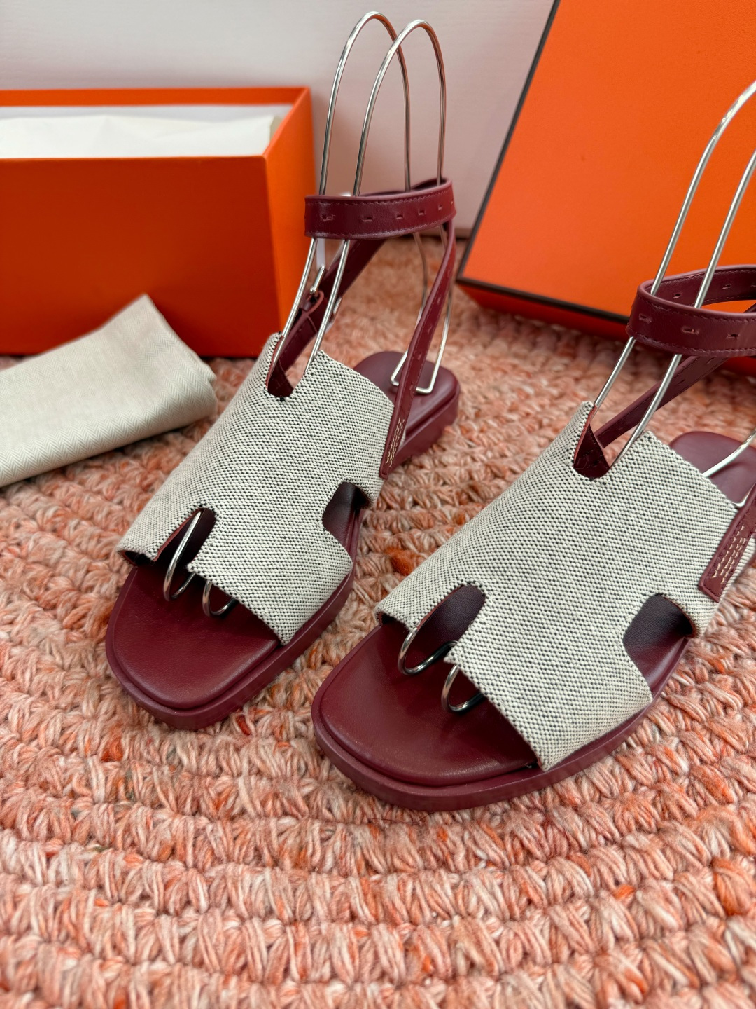 🌾G203高端品质H家 2026春夏新款 HERMES爱马仕H凉鞋一字平底真皮外穿凉鞋女扣平底金属银扣真