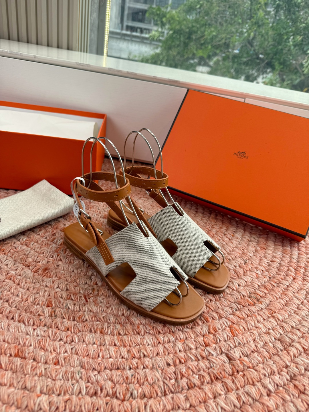 🌾G203高端品质H家 2026春夏新款 HERMES爱马仕H凉鞋一字平底真皮外穿凉鞋女扣平底金属银扣真