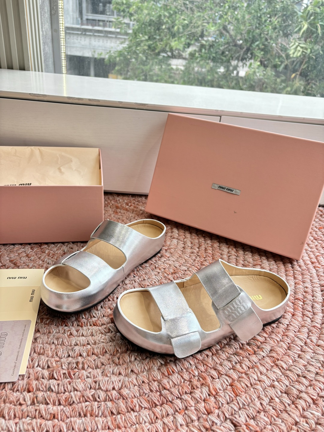 🌾G024顶级miumiu缪缪26ss 春夏季走秀款博肯凉鞋 最新款徽标女士夏季拖鞋 ，全胎牛皮 材质 