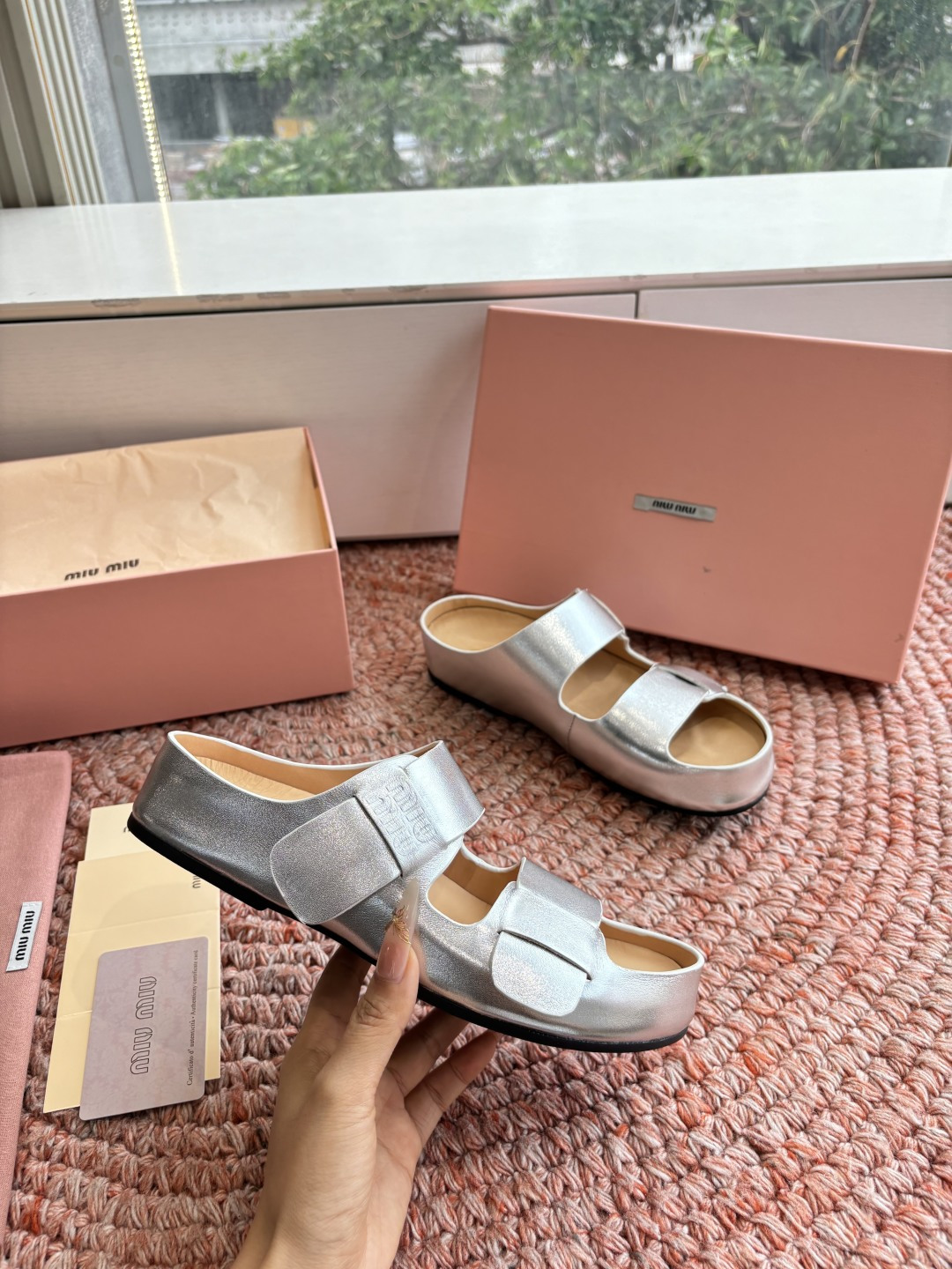🌾G024顶级miumiu缪缪26ss 春夏季走秀款博肯凉鞋 最新款徽标女士夏季拖鞋 ，全胎牛皮 材质 