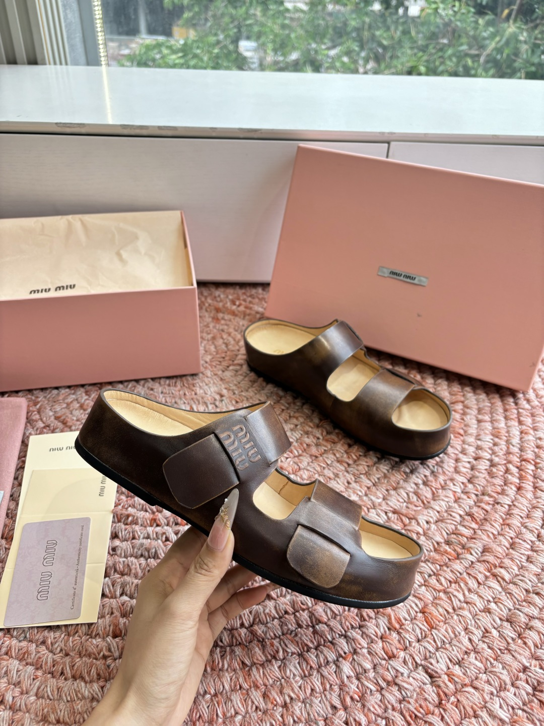 🌾G024顶级miumiu缪缪26ss 春夏季走秀款博肯凉鞋 最新款徽标女士夏季拖鞋 ，全胎牛皮 材质 