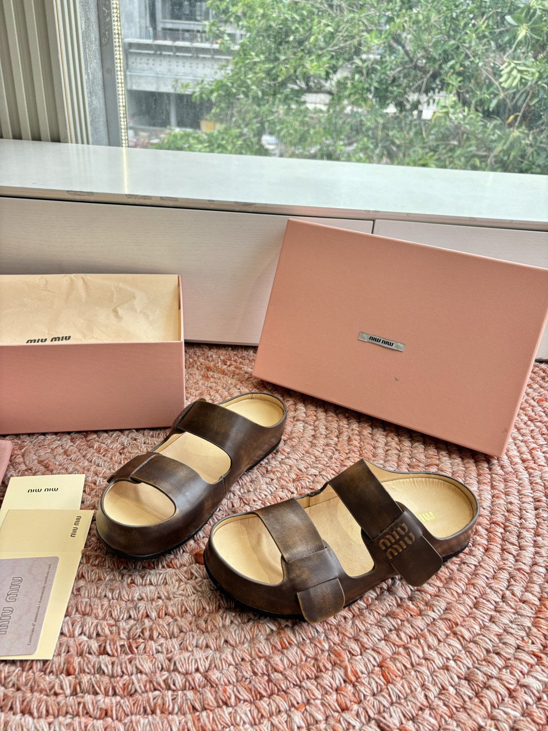 🌾G024顶级miumiu缪缪26ss 春夏季走秀款博肯凉鞋 最新款徽标女士夏季拖鞋 ，全胎牛皮 材质 