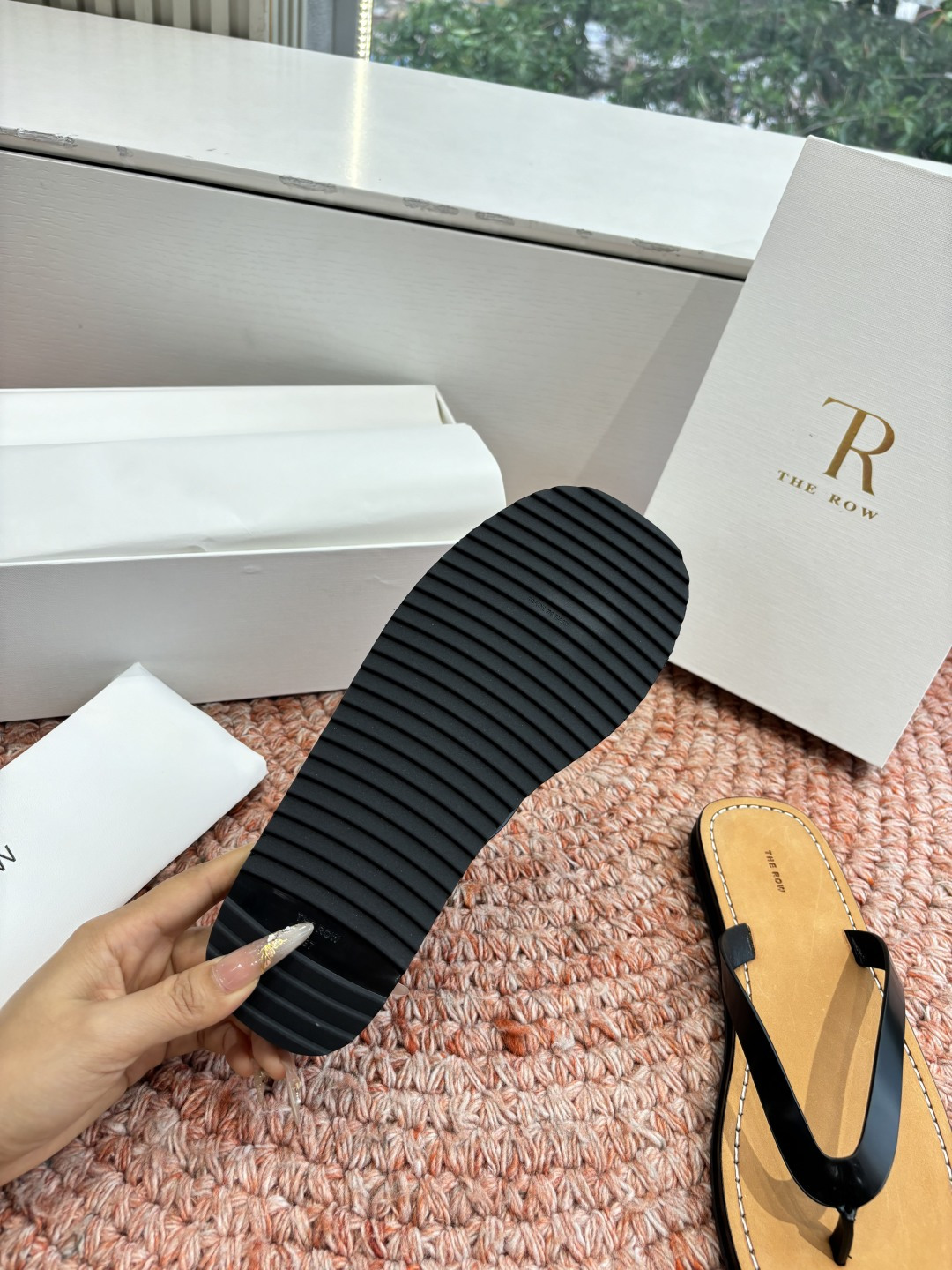 🌾所见即所得G028代购级别the ro*夹脚沙滩拖鞋一定要收了它 有一丢高级又简约的感觉其实除了好看以