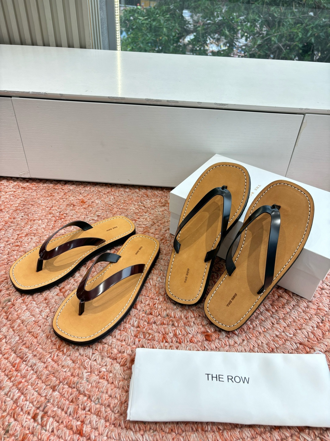 🌾所见即所得G028代购级别the ro*夹脚沙滩拖鞋一定要收了它 有一丢高级又简约的感觉其实除了好看以