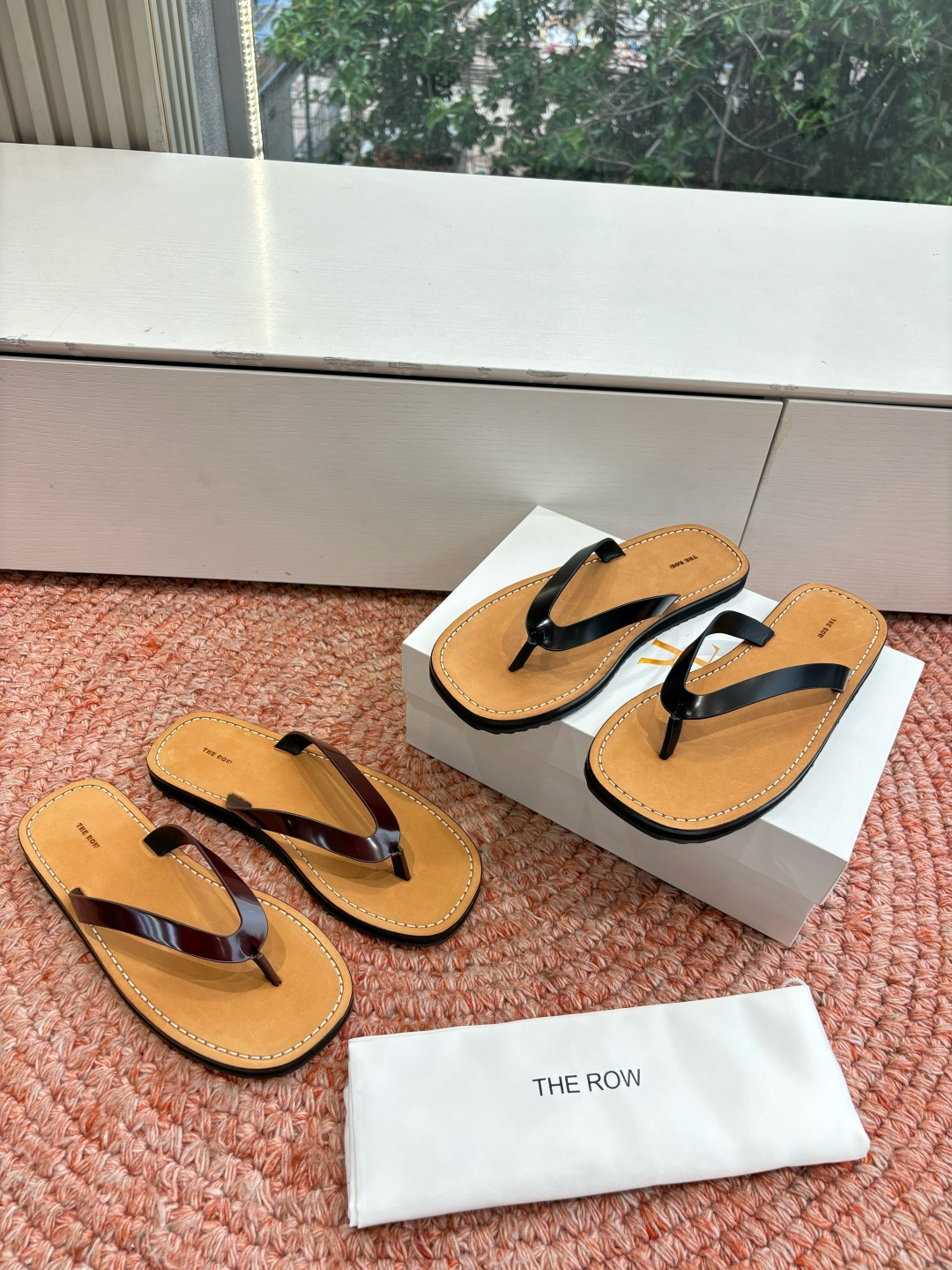 🌾所见即所得G028代购级别the ro*夹脚沙滩拖鞋一定要收了它 有一丢高级又简约的感觉其实除了好看以